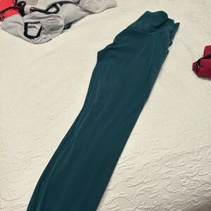 Lululemon align size 6 25” with pockets